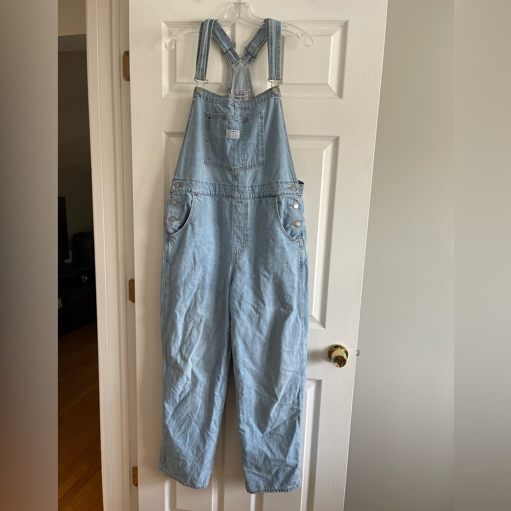 Levi Overalls - Size Large